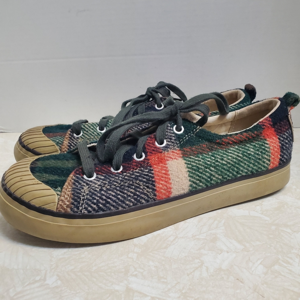KEEN Elsa Fleece Plaid Sneakers 